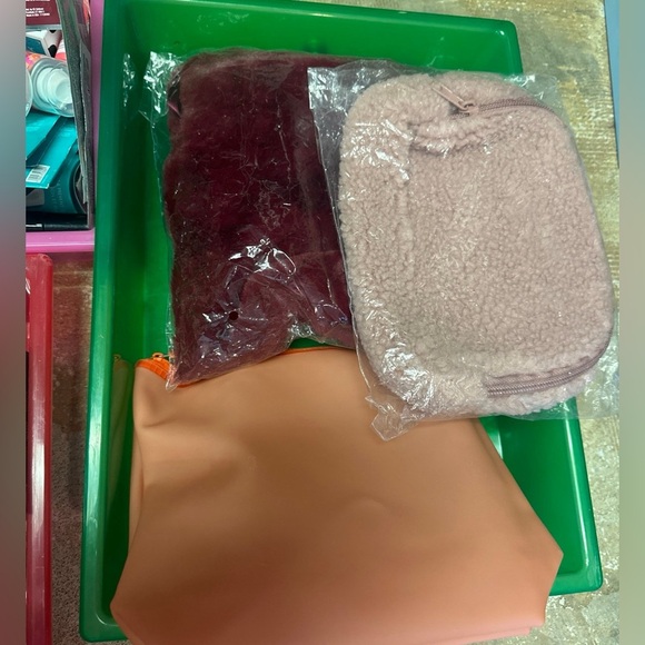 Makeup Mystery Bundle - Picture 3 of 15